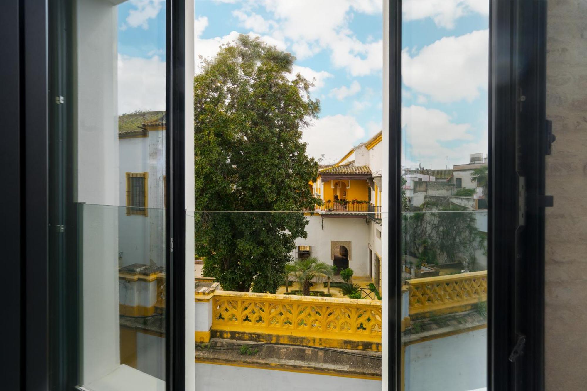 Apartment Luxurious Overlooking Casa Pilatos Seville