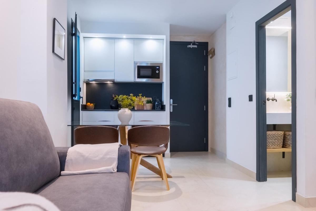 Luxurious Overlooking Casa Pilatos Apartment *