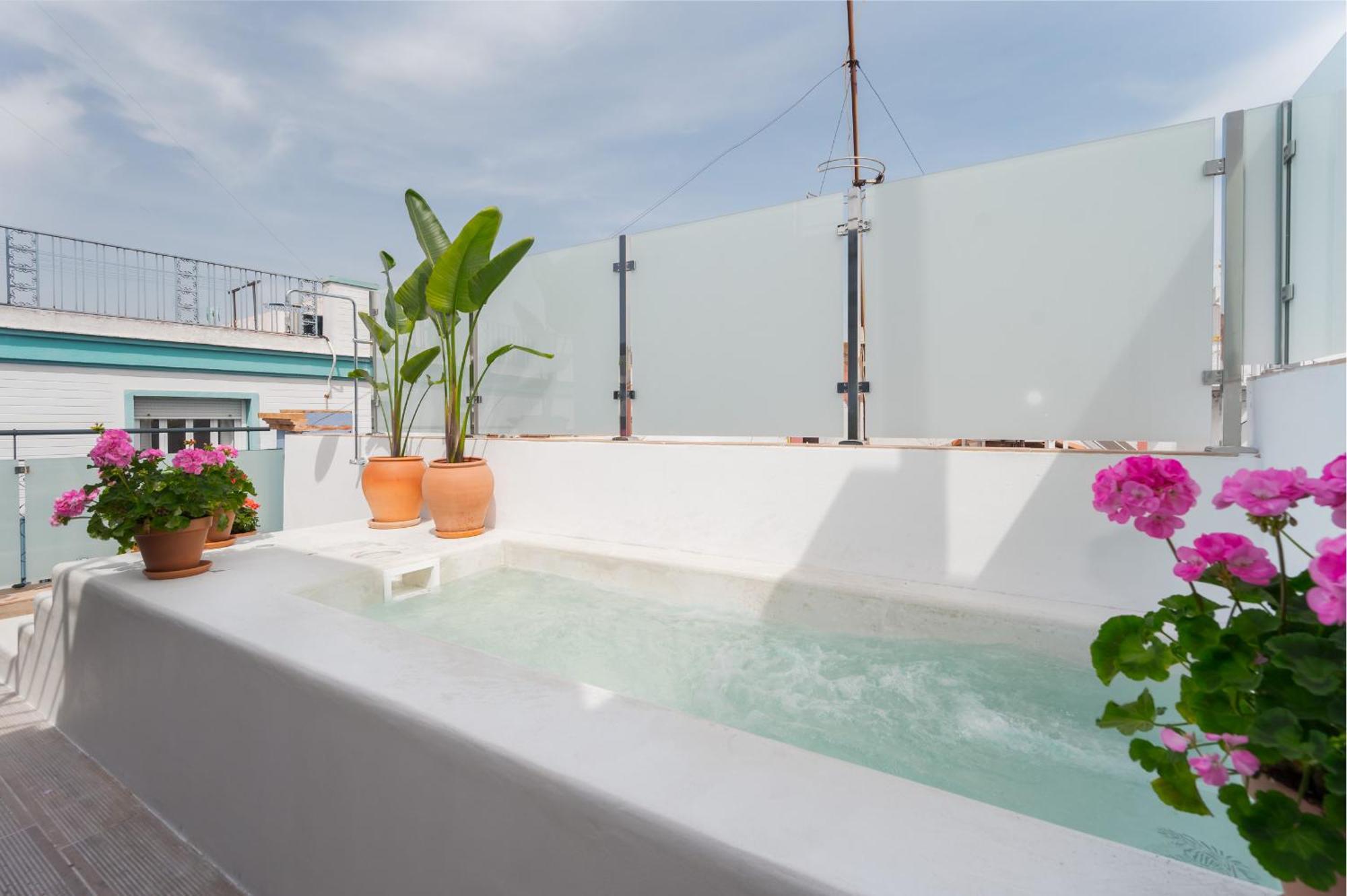 Luxurious Overlooking Casa Pilatos Séville